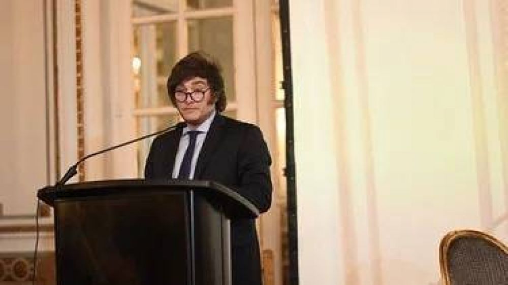 Elecciones 2023: descartada una dolarizaci�n inmediata, a Milei s�lo le queda la motosierra