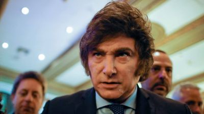 Milei retoma la campa�a nacional y manda emisarios a ablandar su imagen en Estados Unidos