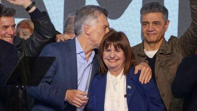 Con un tibio guiño de Macri, Bullrich sale a la ruta en busca del voto PRO perdido