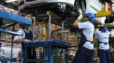 Industria: pese a dificultades, destacan un crecimiento en los niveles de empleo