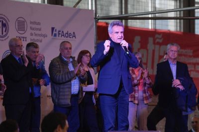 Gremios de las dos CTA en unidad respaldaron la frmula Massa-Rossi