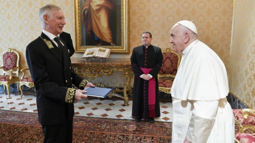 El Papa habla de la situación en Ucrania con el embajador ruso