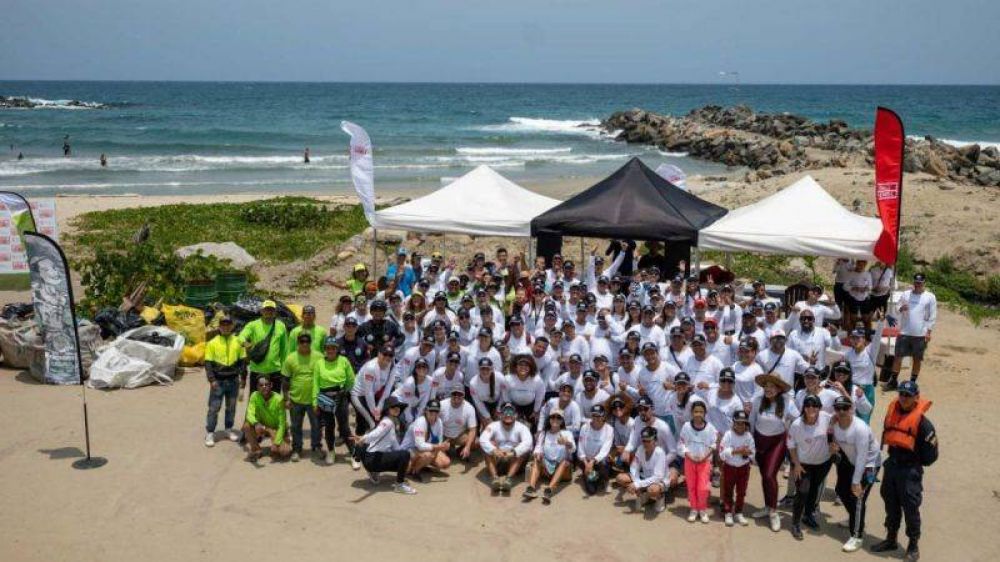 Coca-Cola FEMSA VE encabez jornadas de limpieza de playas en el pas