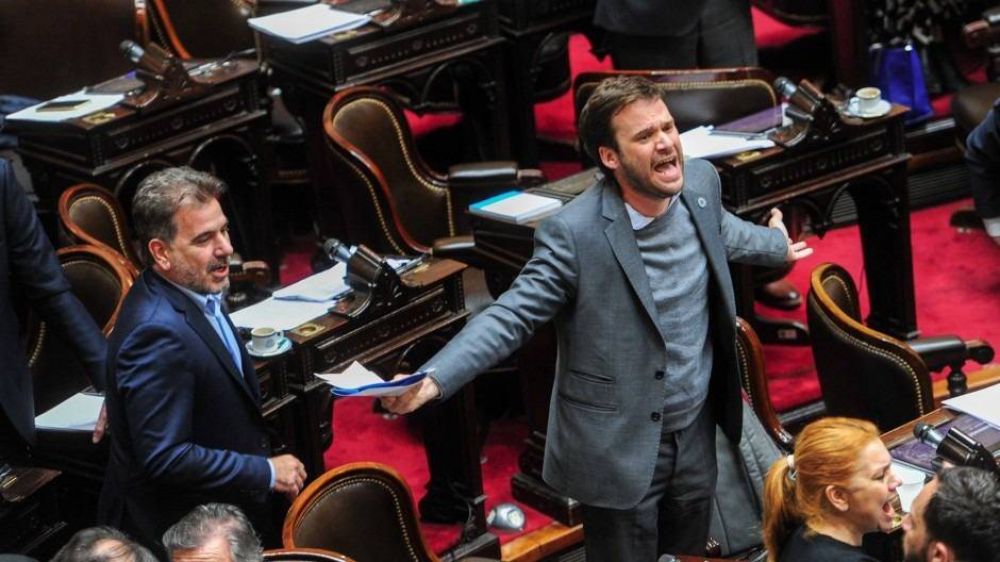 Crisis en el bloque de Juntos tras el acuerdo de Yacobitti con Massa para tratar Ganancias