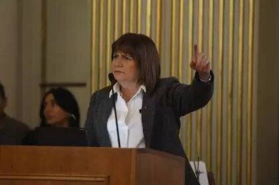 Bullrich se�al� que llega �la batalla final� y advirti� que el kirchnerismo �vuelve r�pido� al poder si gana Milei