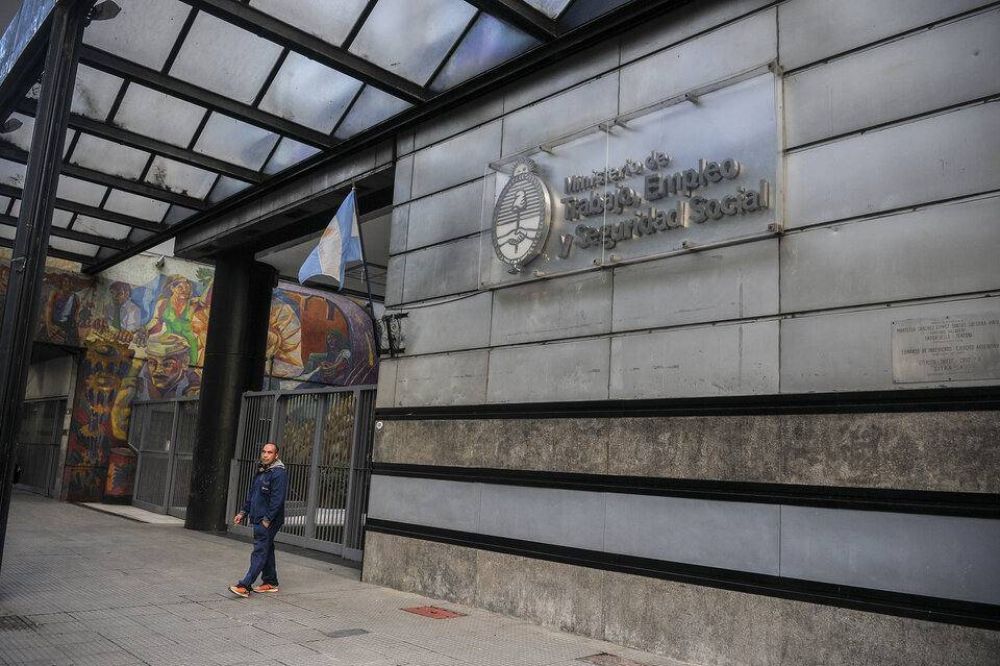 Cmo recuperar salarios y jubilaciones: lo que hizo Macri, lo que hace Massa y lo que promete Milei