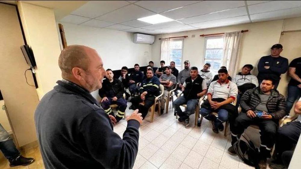 Pablo Todero se reuni con trabajadores del gremio de aguas gaseosas de Neuqun