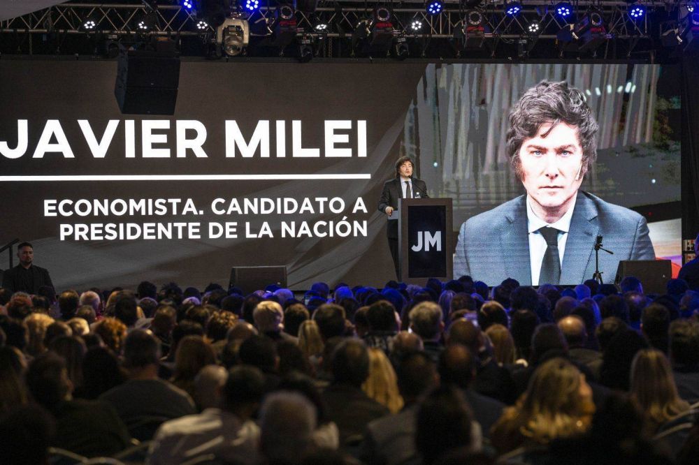 El documento fotogrfico de la cumbre entre Luis Barrionuevo y Javier Milei