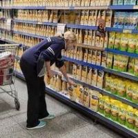Cayó el consumo en supermercados durante julio pero sigue fuerte en los shoppings