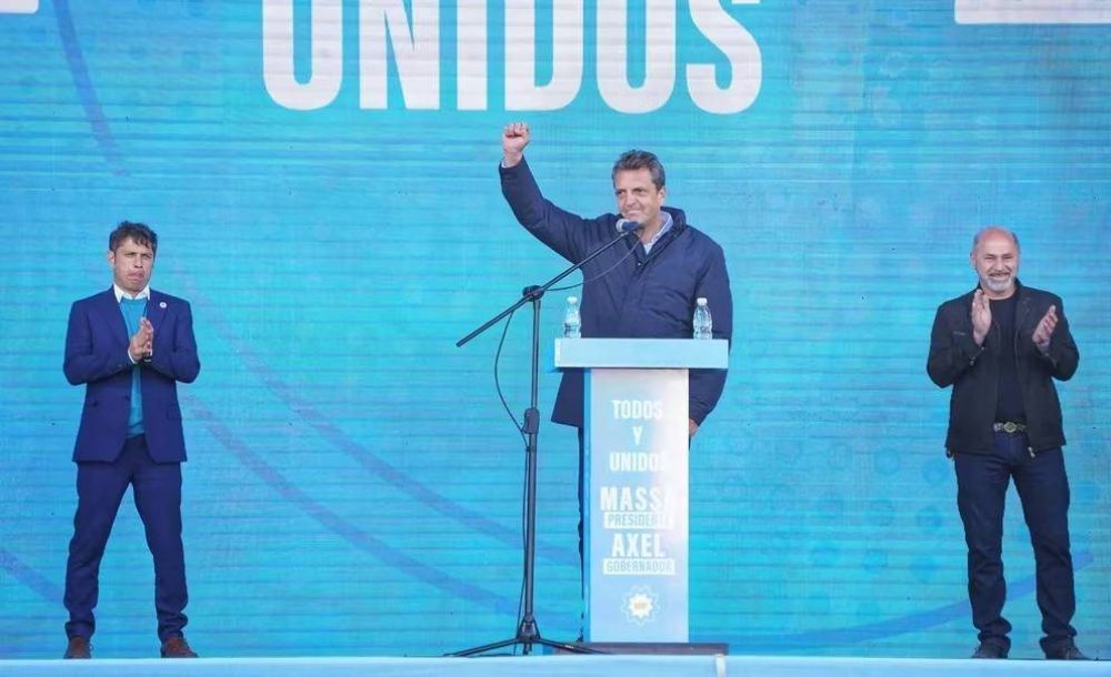 Massa apunta al territorio para buscar votos y se apoya en los movimientos sociales y los sindicatos
