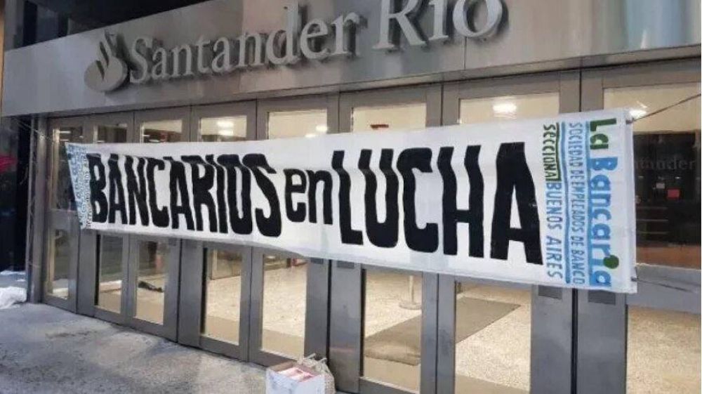 Aumento de sueldo para gremio de bancarios: cobrarn bsico de casi $500.000