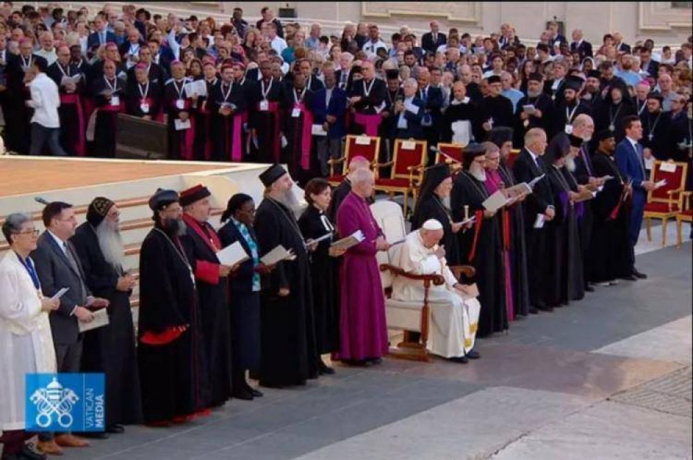 Vigilia ecumnica: 'Que Dios conceda al Snodo el don de la fraternidad', or el Papa