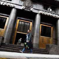 La Argentina le pagó USD 190 millones al Club de París y aplazó los vencimientos con el FMI