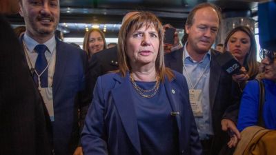 Patricia convoca a una conferencia de prensa para pisarle a Milei el almuerzo con empresarios