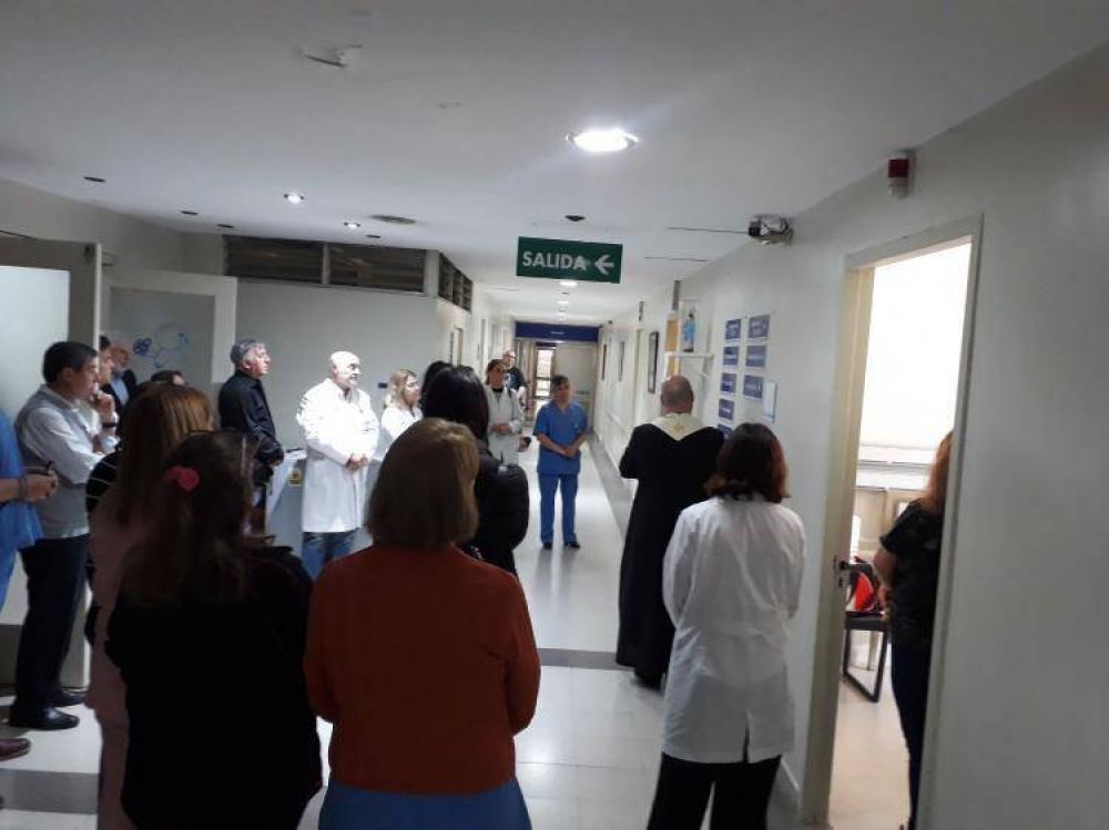Entronizaron una imagen de la Virgen del Rosario en el Hospital Espaol de La Plata