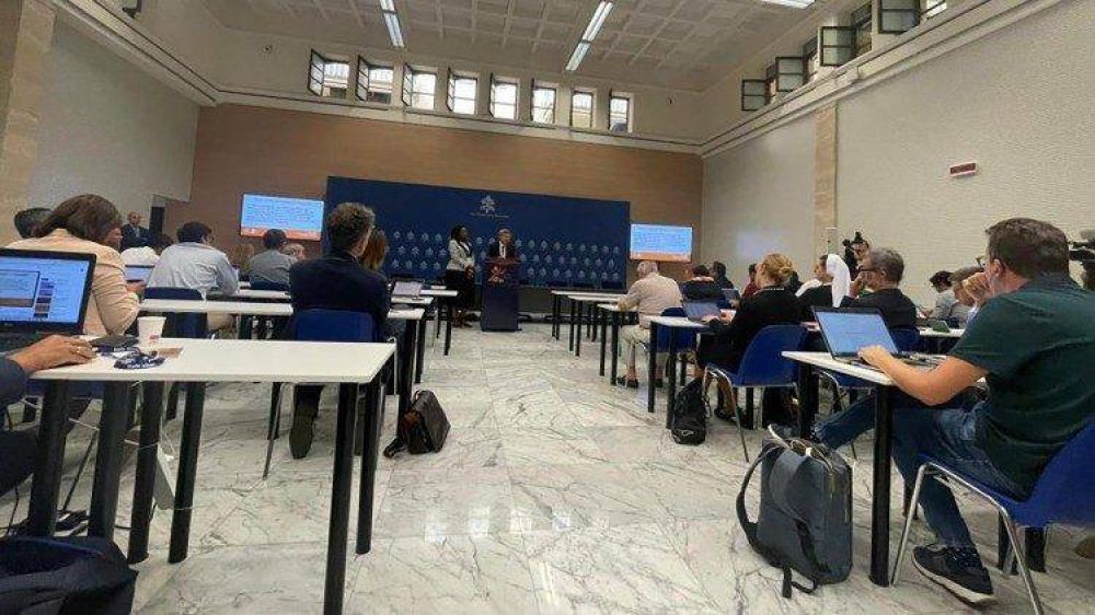 S�nodo, la Iglesia en 'pausa'. Ruffini: Pararse y escucharse, un reto que hay que contar