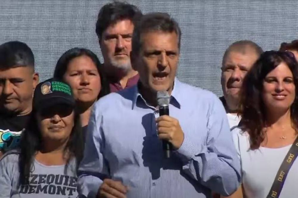 Massa pidi� el voto de los �radicales, socialistas e independientes�