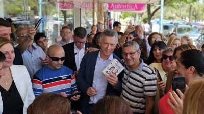 Mauricio Macri hizo campaa en Santa Fe: reparti boletas y pidi votar a Patricia Bullrich