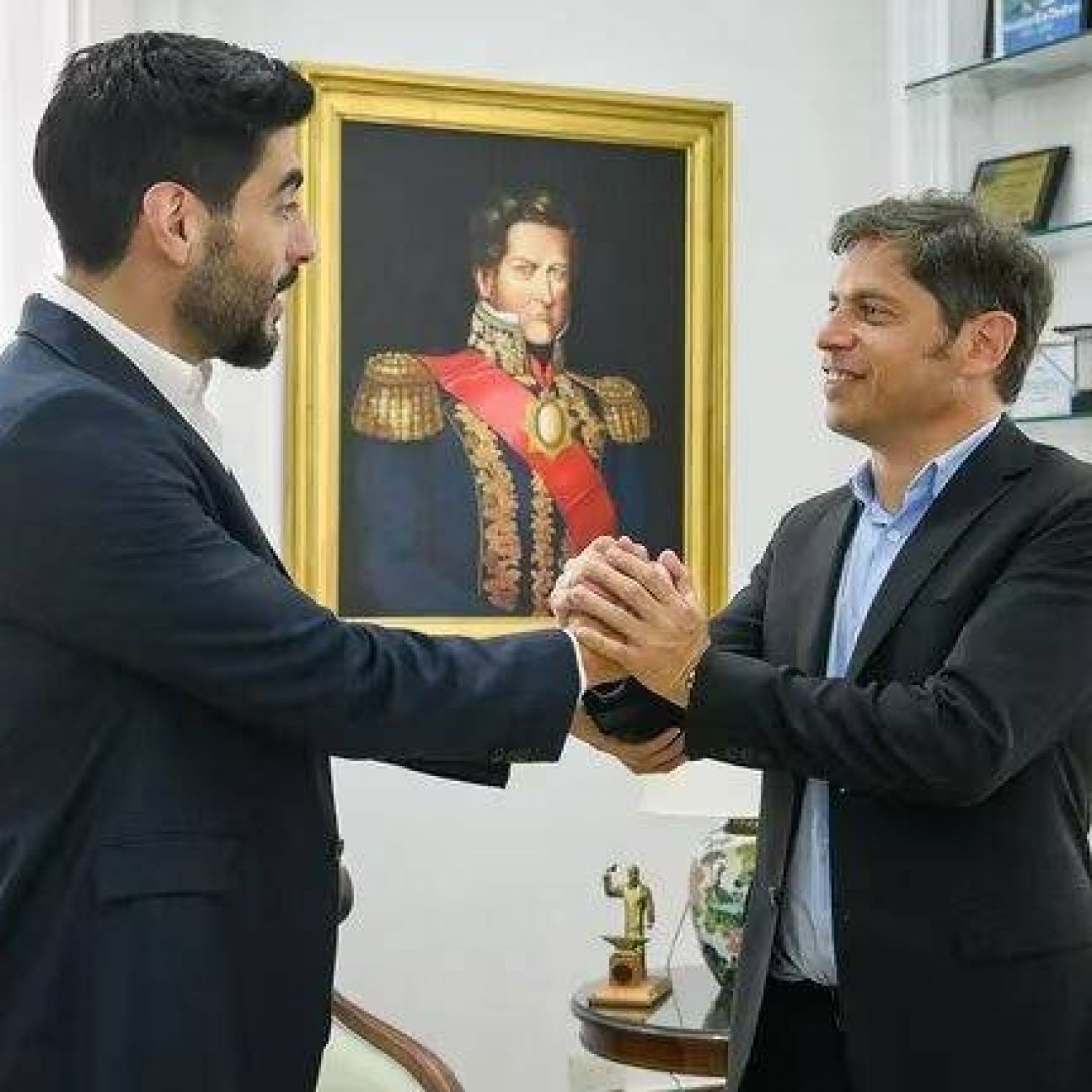 Axel Kicillof se reunió con Facundo Moyano, que pide que se renueve la ...