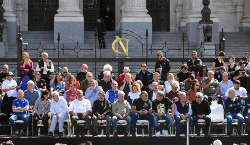 La CGT apunt� a Javier Milei por desatar la corrida cambiaria: �Hay que meterlo en cana por sedici�n y desestabilizaci�n�