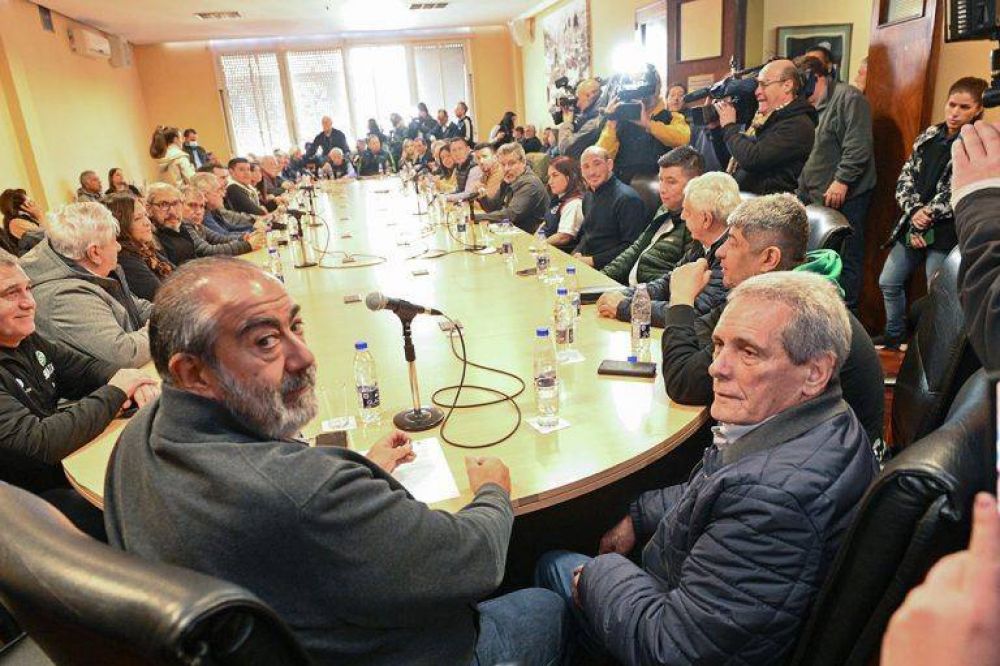 En medio de la tensi�n cambiaria y econ�mica, este jueves se re�ne la mesa chica de la CGT