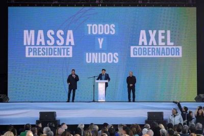Sergio Massa y Axel Kiciloff encabezarán un acto de campaña el Día de la Lealtad en la cancha de Arsenal de Sarandí