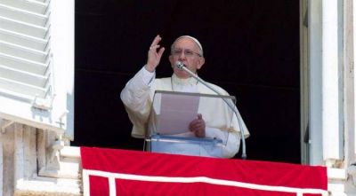 En el �ngelus, Francisco invita a encontrar tiempo para dedicar a Dios