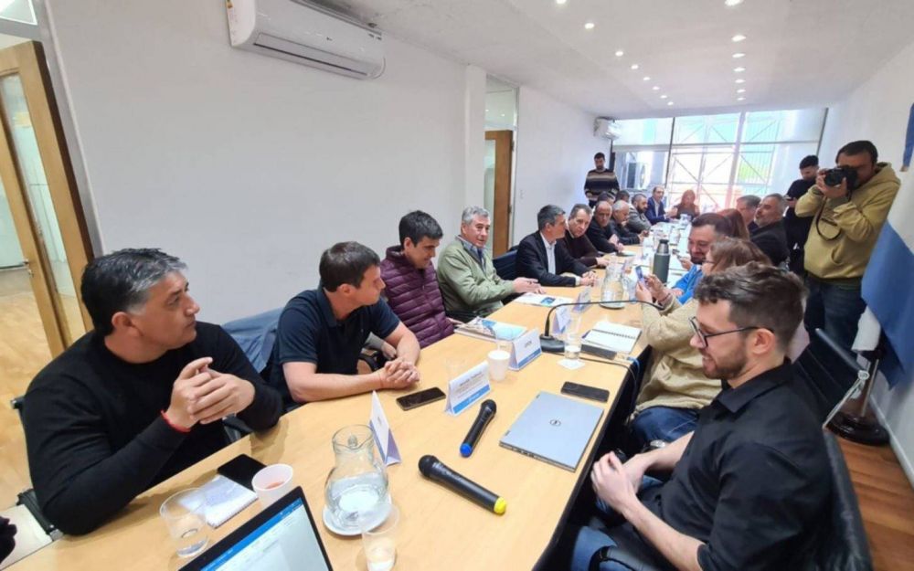 Kicillof cit� a los estatales bonaerenses a una negociaci�n paritaria y UPCNBA reclam� una �cl�usula de adecuaci�n autom�tica�