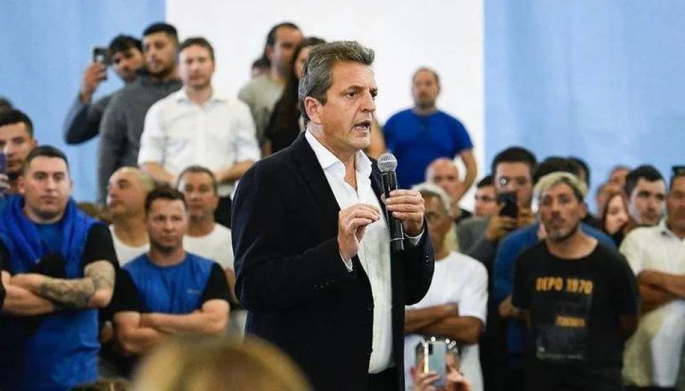 Massa cerr junto a trabajadores en una fbrica y pidi el domingo ir a votar 