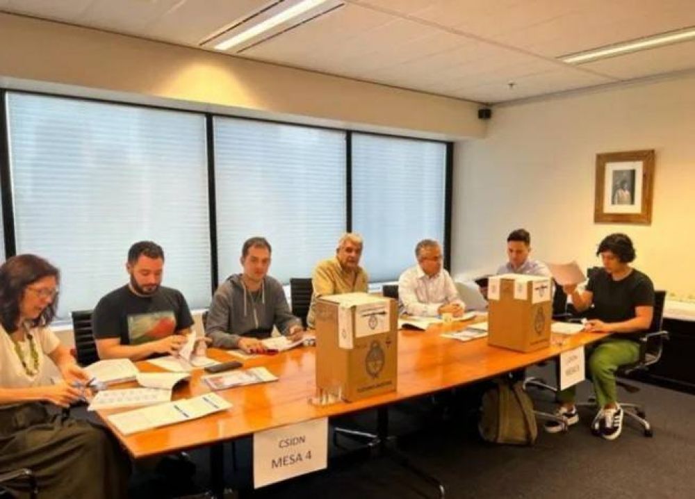 Elecciones 2023: comenzaron a votar los argentinos en el exterior