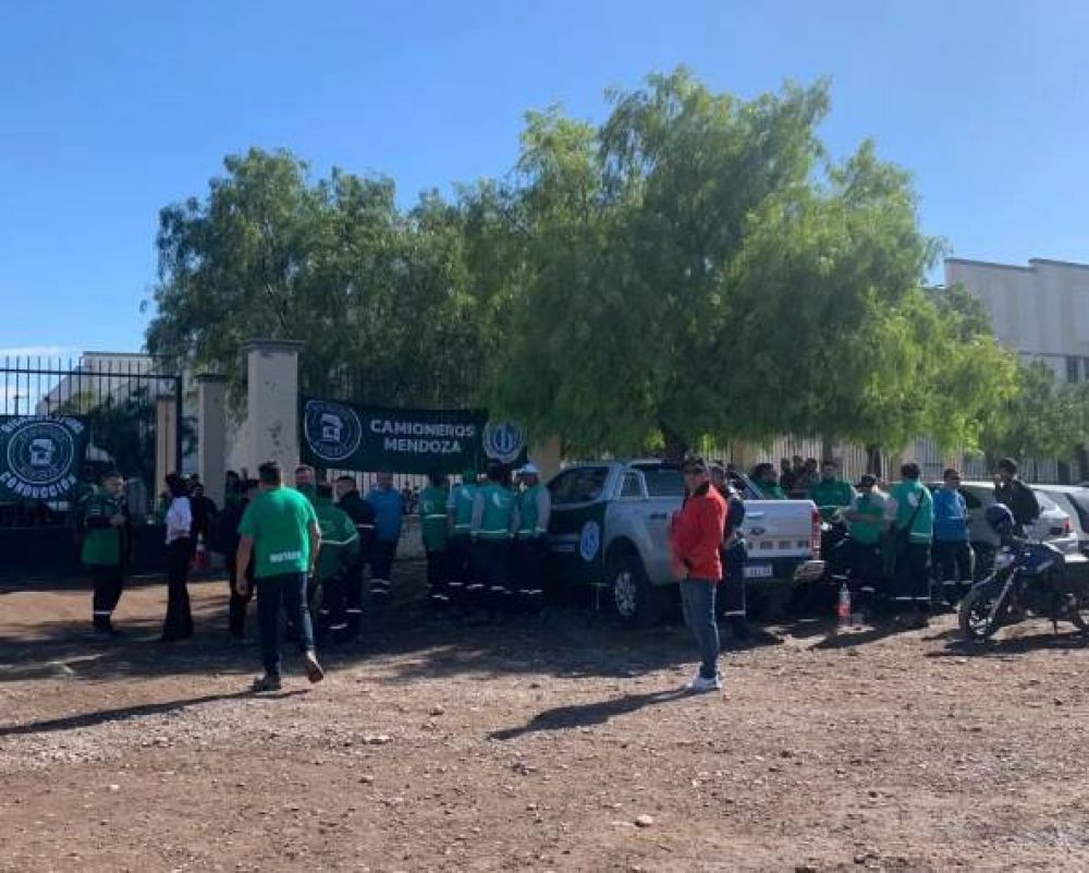 Basura: la amenaza de Camioneros que puede complicar la recoleccin en el Gran Mendoza