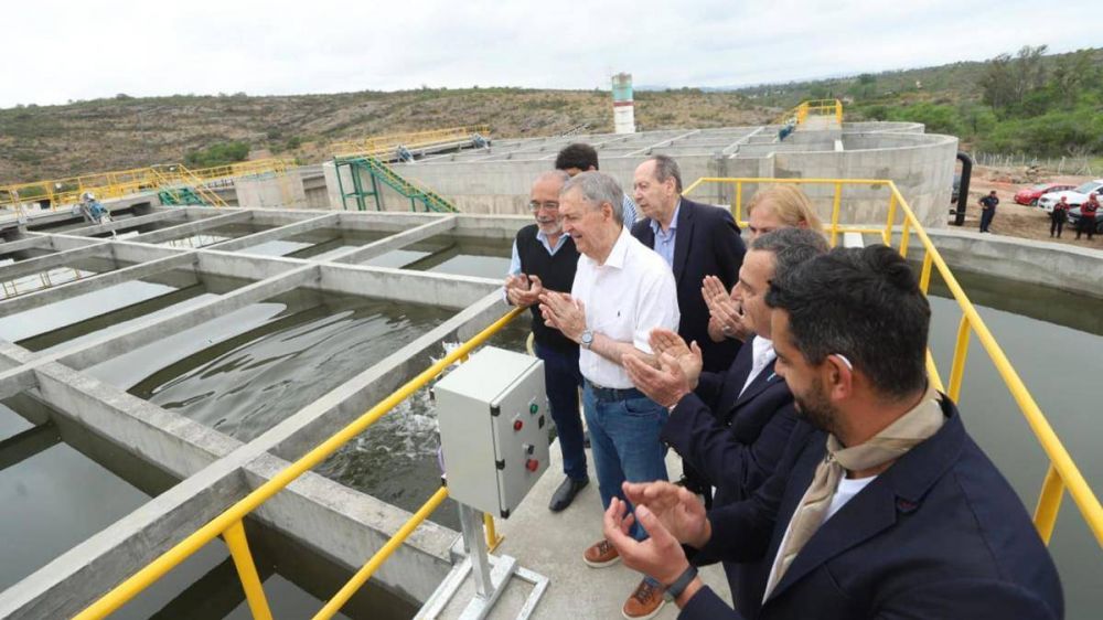 Schiaretti retom� sus actividades como gobernador y evit� pronunciarse sobre el balotaje