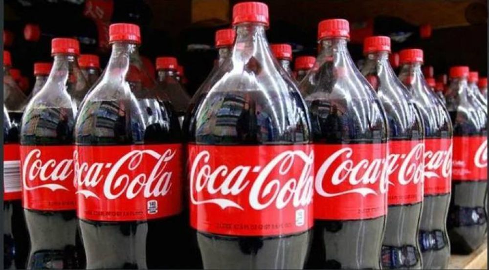 El beneficio neto de Coca-Cola avanz un 9.3 % en el tercer trimestre de 2023 y vuelve a mejorar previsiones