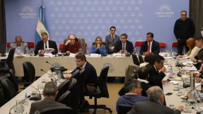 Presupuesto 2024: el Gobierno apunta al super�vit y ya discute recortes en beneficios a empresas