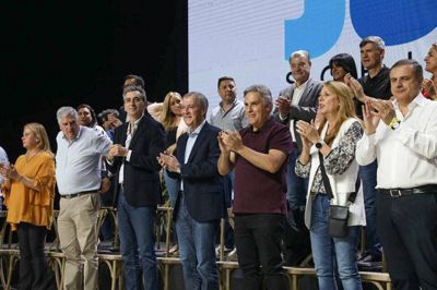Dirigentes schiarettistas ya no ocultan su apoyo a Sergio Massa