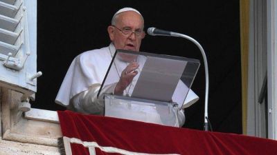 El Papa en el �ngelus: 'Aprendamos del amor de Dios por nosotros'