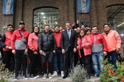 Otro guio de Massa a los trabajadores de aplicaciones mviles: Trenes Argentinos construir 24 refugios para que puedan hacer base mientras trabajan