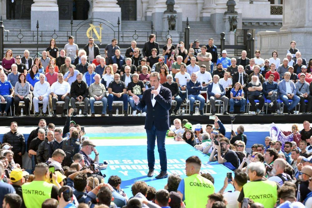 Massa ratifica su alianza con la CGT, descarta una reforma laboral y habla de buscar acuerdos por actividad que incluyan la reducci�n de la jornada