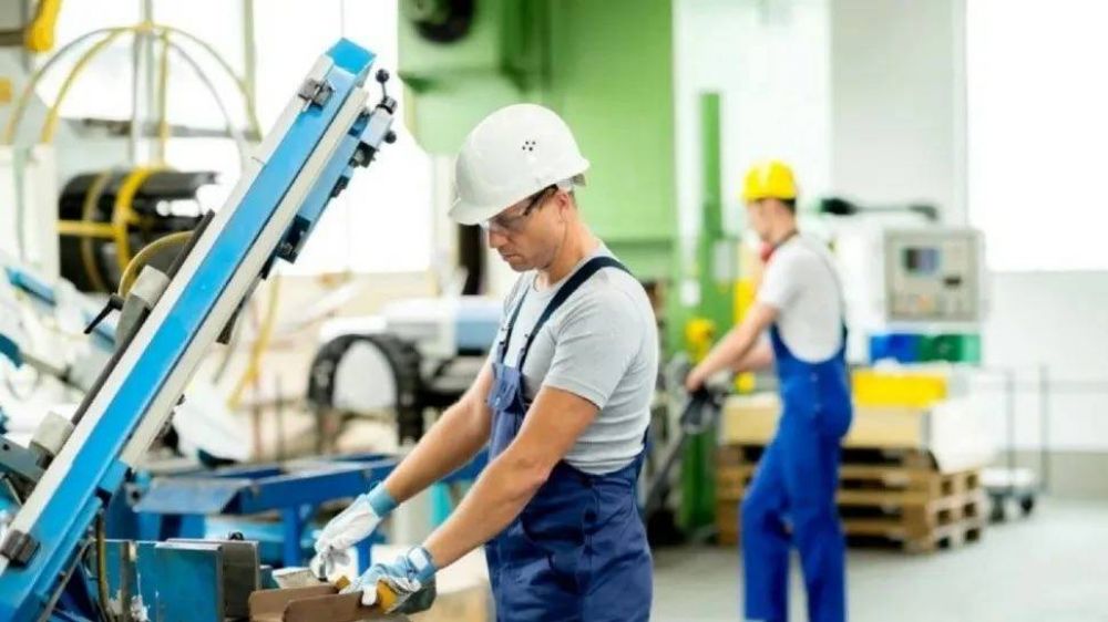 El empleo privado sigui en alza en agosto y encadena 25 meses de crecimiento