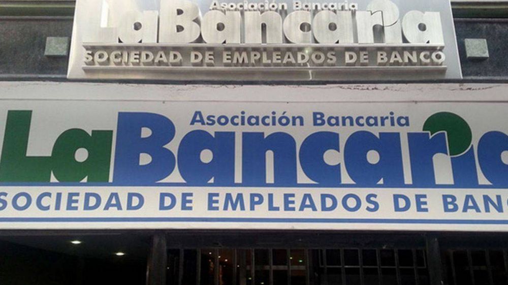 Hoy no hay atencin en las sucursales por el Da del Bancario: el gremio salud a los trabajadores que recibirn un bono superior a los 460 mil pesos