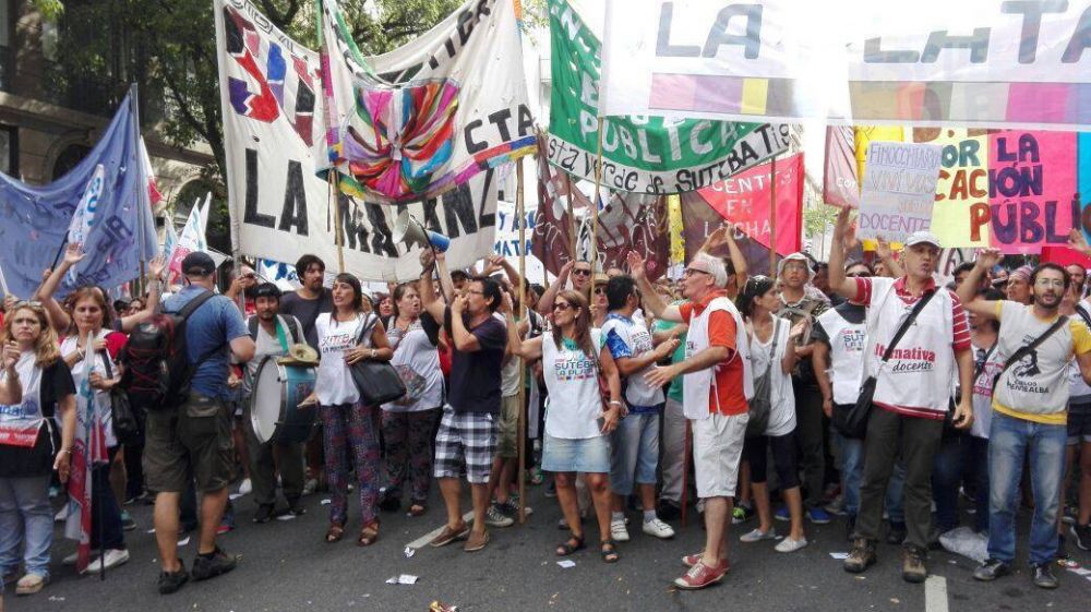 La Provincia de Buenos Aires le descont los das de paro a los docentes del SUTEBA disidente