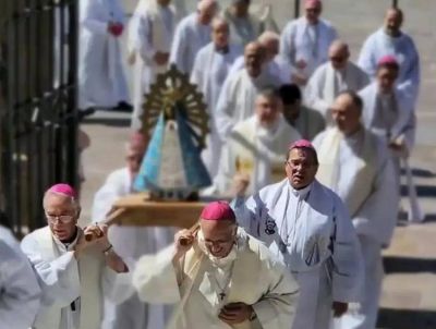 El deseo de la visita del Papa y la oraci�n por la patria, ejes del plenario episcopal