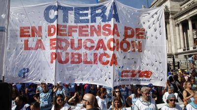 La Ctera consider� que Milei representa un peligro para la democracia y llam� a votar por Massa
