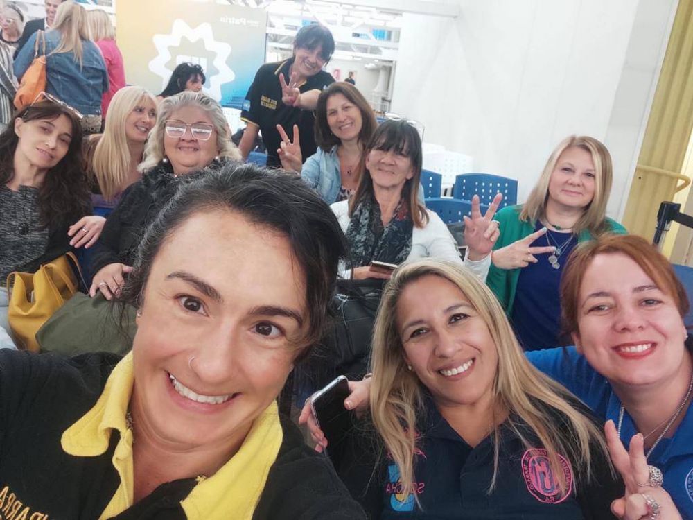 Cumbre de mujeres lderes de agrupaciones poltico sindicales con el objetivo de disear un plan para entregarle a Sergio Massa