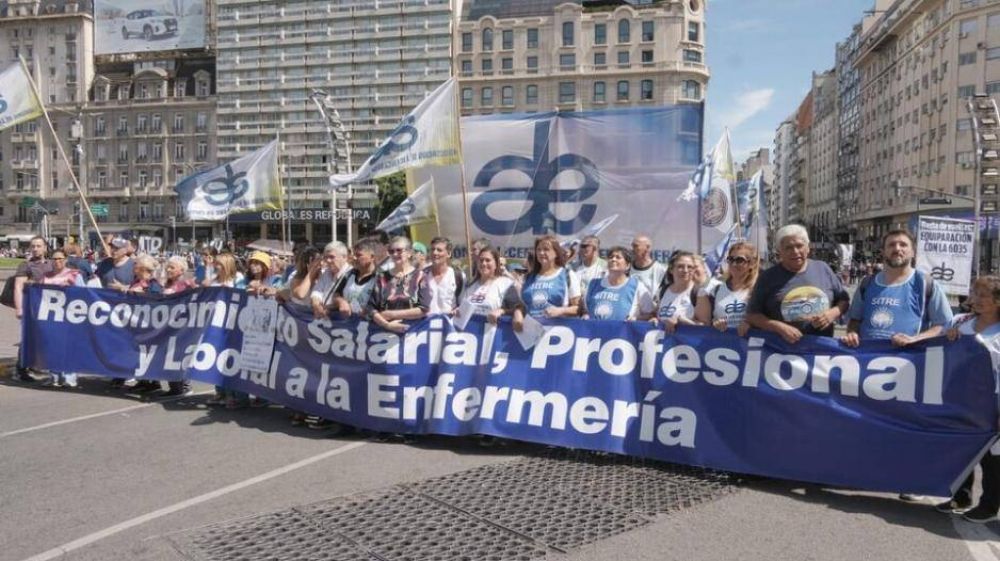 Enfermeros convocan a una protesta en rechazo a Milei y en defensa del reconocimiento de la actividad