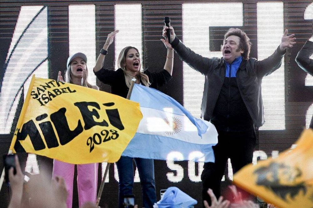 Milei reversion� a Belgrano frente al Monumento a la bandera