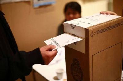 El voto en blanco no beneficia ni perjudica a ninguno de los dos candidatos, aseguraron desde la Cmara Electoral