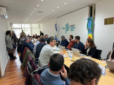 Estatales bonaerenses acordaron un aumento salarial del 25% para noviembre y reapertura en diciembre