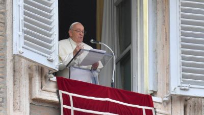 Ángelus: El Papa recuerda hoy que “la confianza libera y el miedo paraliza”
