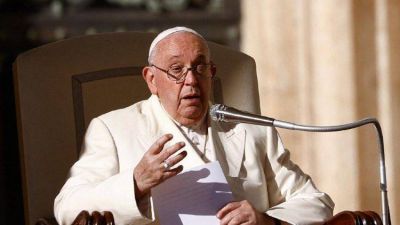 El Papa se reuni� con palestinos e israel�es: 'Ambos sufren mucho'